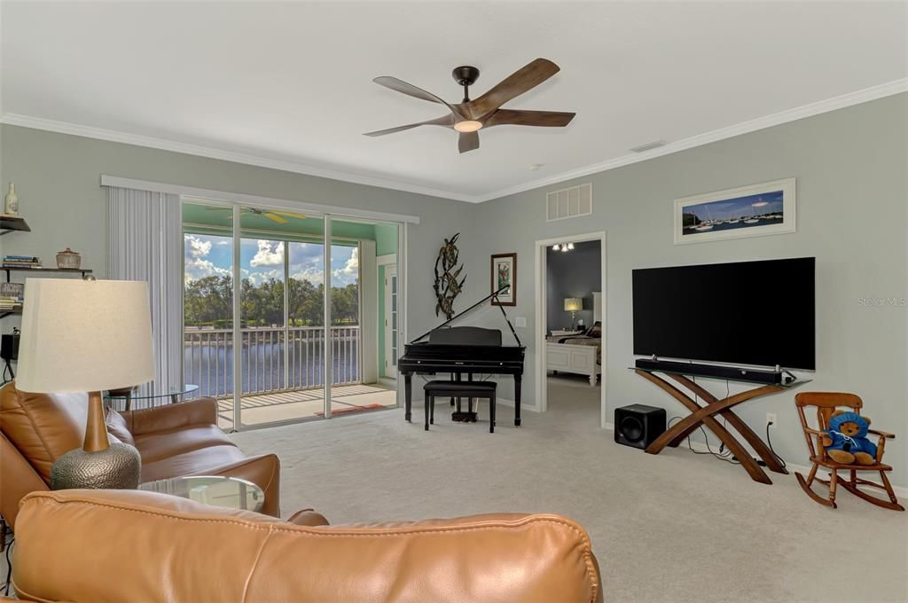 For Sale: $379,900 (3 beds, 3 baths, 2572 Square Feet)