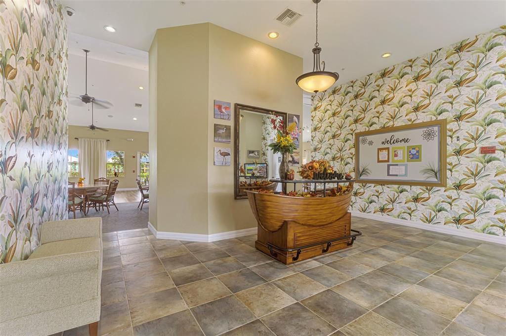 For Sale: $379,900 (3 beds, 3 baths, 2572 Square Feet)