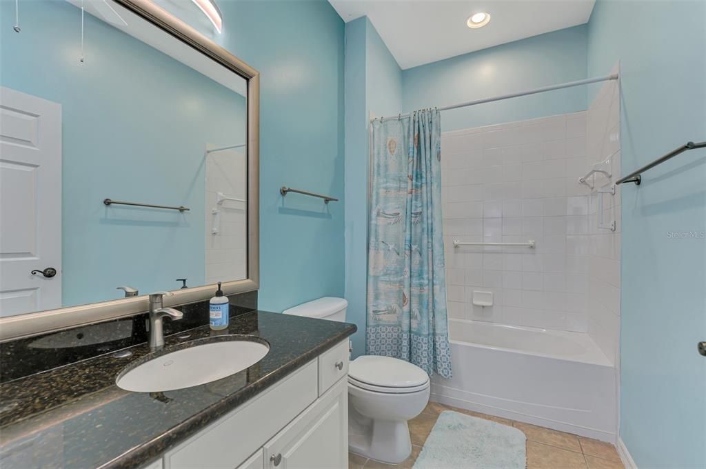 For Sale: $379,900 (3 beds, 3 baths, 2572 Square Feet)