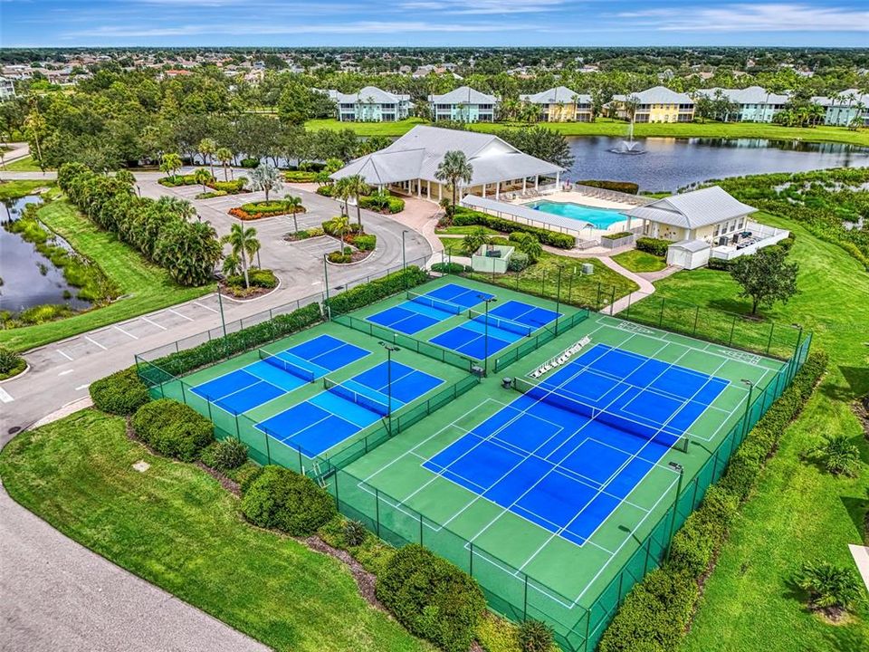 For Sale: $379,900 (3 beds, 3 baths, 2572 Square Feet)