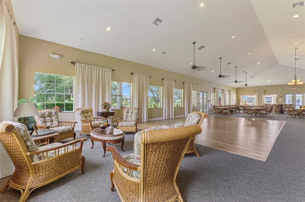 For Sale: $379,900 (3 beds, 3 baths, 2572 Square Feet)