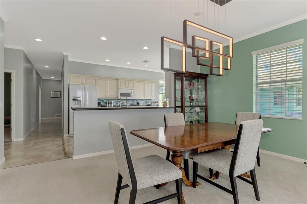 For Sale: $379,900 (3 beds, 3 baths, 2572 Square Feet)