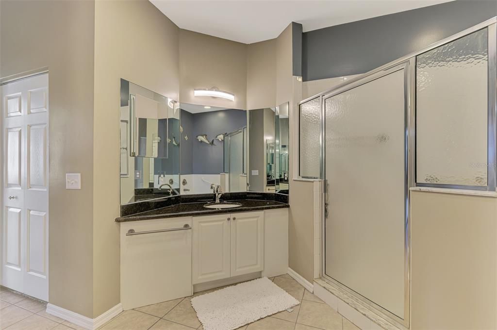 For Sale: $379,900 (3 beds, 3 baths, 2572 Square Feet)