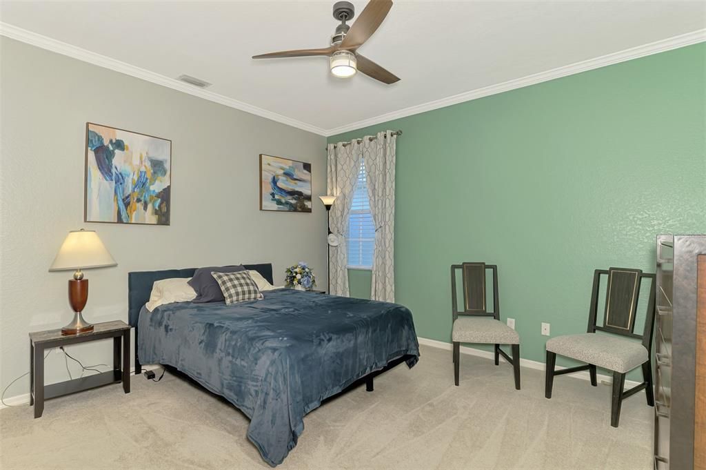 For Sale: $379,900 (3 beds, 3 baths, 2572 Square Feet)