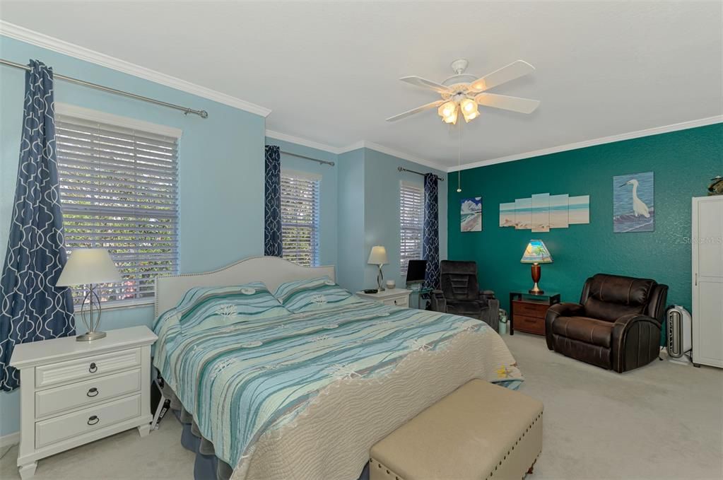 For Sale: $379,900 (3 beds, 3 baths, 2572 Square Feet)