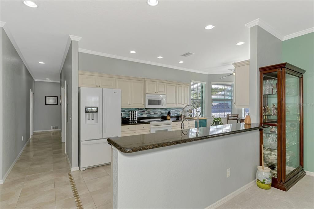 For Sale: $379,900 (3 beds, 3 baths, 2572 Square Feet)