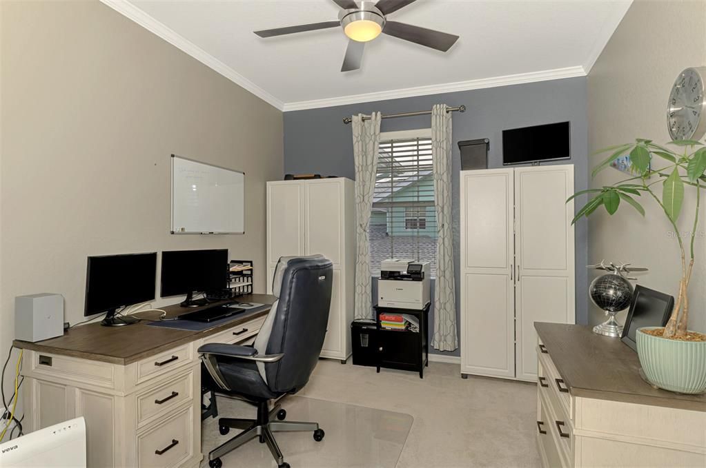 For Sale: $379,900 (3 beds, 3 baths, 2572 Square Feet)