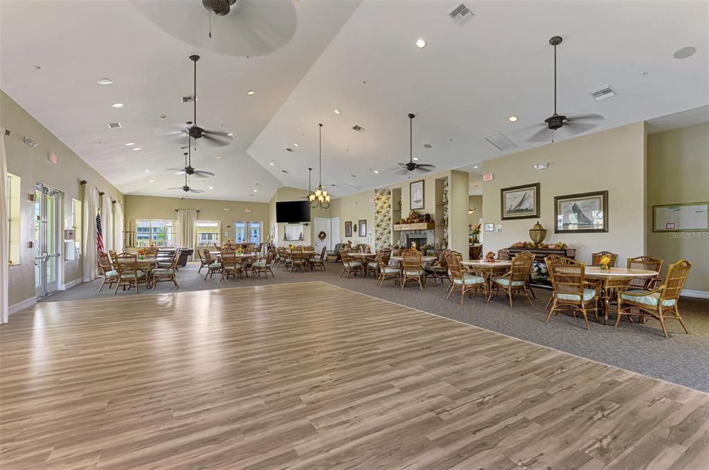 For Sale: $379,900 (3 beds, 3 baths, 2572 Square Feet)