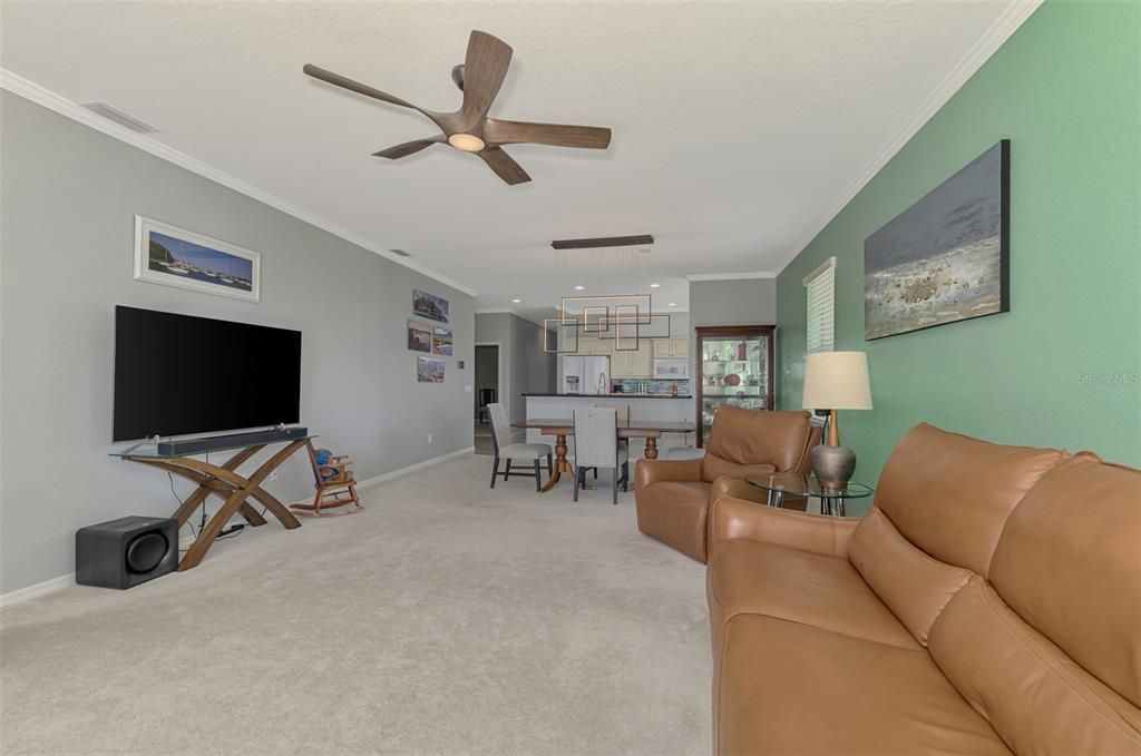 For Sale: $379,900 (3 beds, 3 baths, 2572 Square Feet)