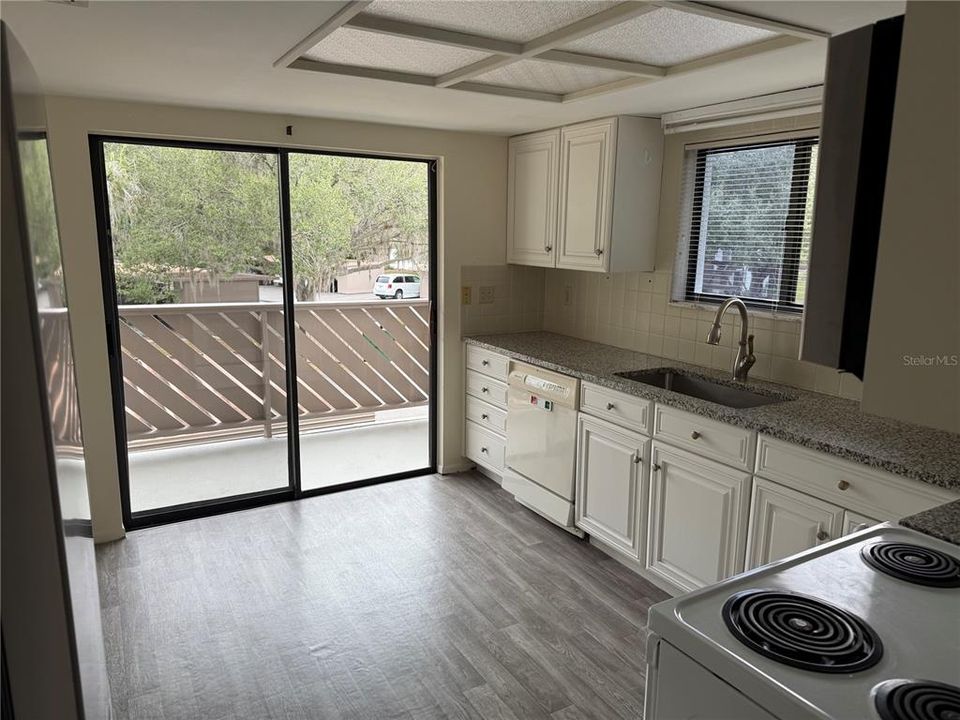 For Sale: $280,000 (3 beds, 2 baths, 1230 Square Feet)