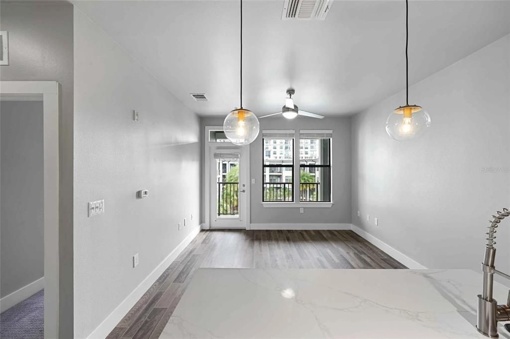 For Rent: $1,450 (1 beds, 1 baths, 615 Square Feet)