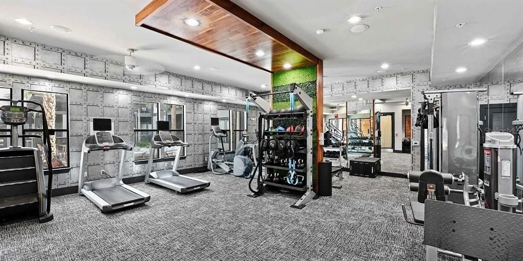 For Rent: $1,450 (1 beds, 1 baths, 615 Square Feet)