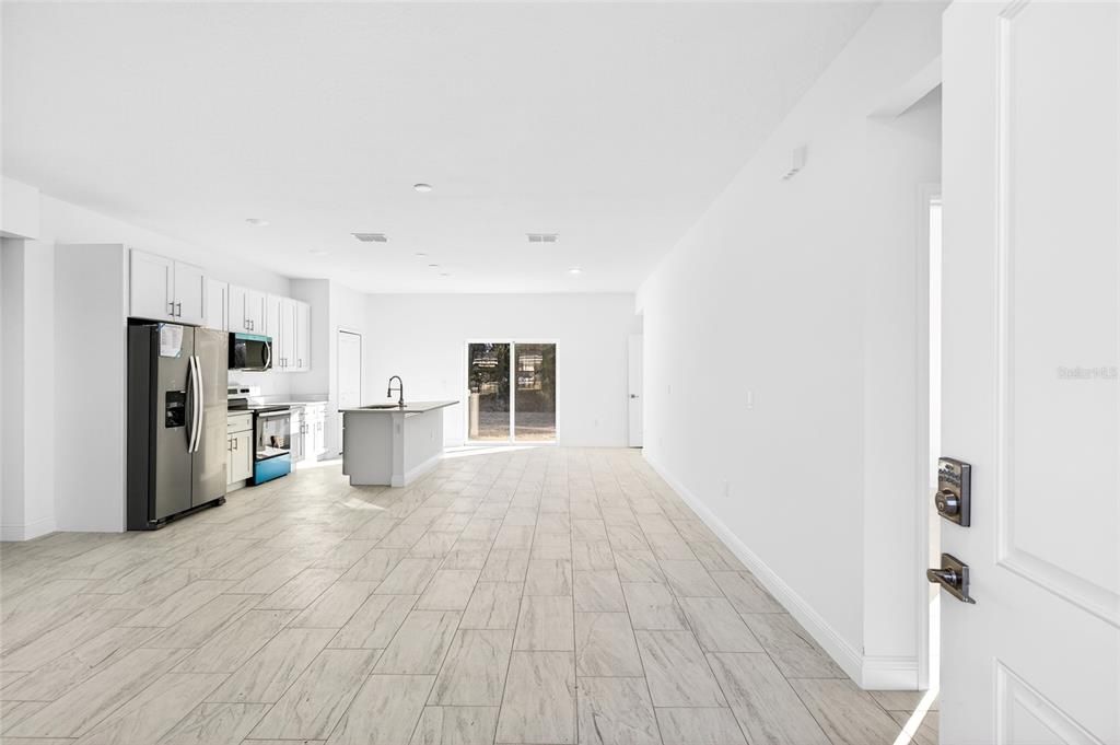 待售: $279,900 (4 贝兹, 2 浴室, 1578 平方英尺)