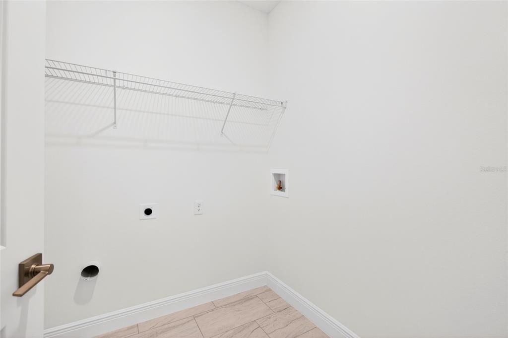 待售: $279,900 (4 贝兹, 2 浴室, 1578 平方英尺)