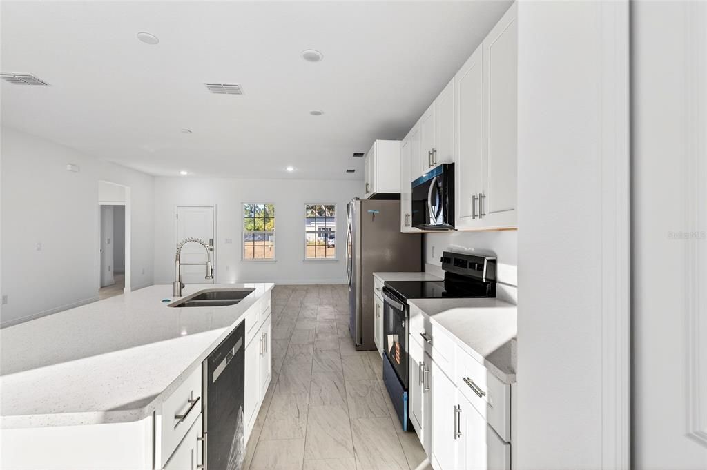 待售: $279,900 (4 贝兹, 2 浴室, 1578 平方英尺)