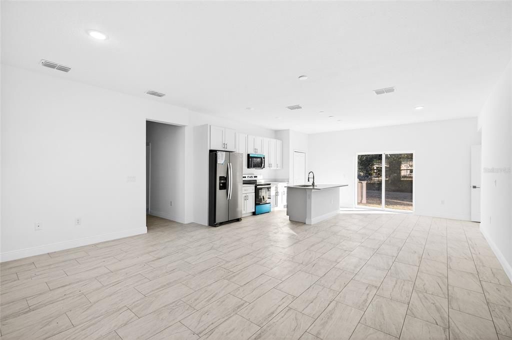 待售: $279,900 (4 贝兹, 2 浴室, 1578 平方英尺)