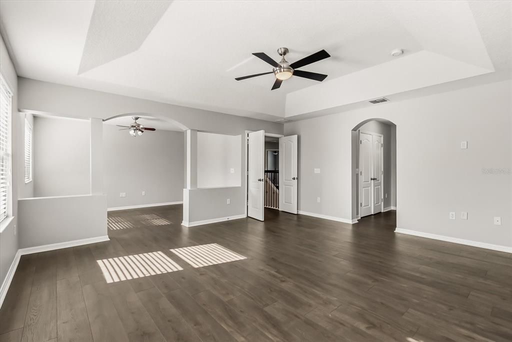 For Sale: $624,999 (4 beds, 2 baths, 2952 Square Feet)