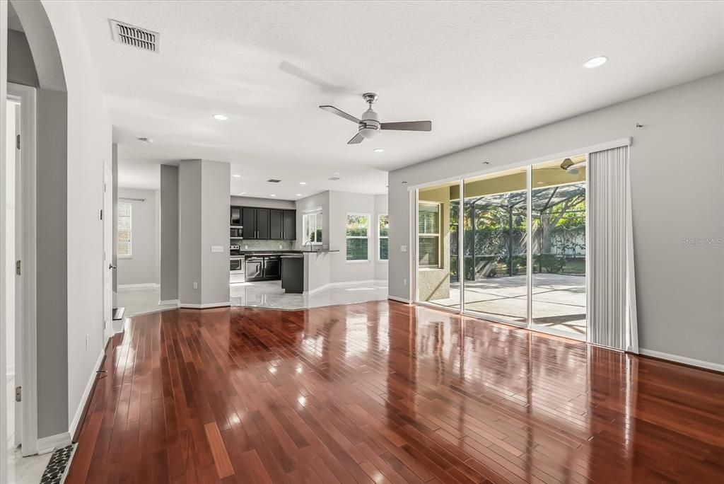 For Sale: $624,999 (4 beds, 2 baths, 2952 Square Feet)