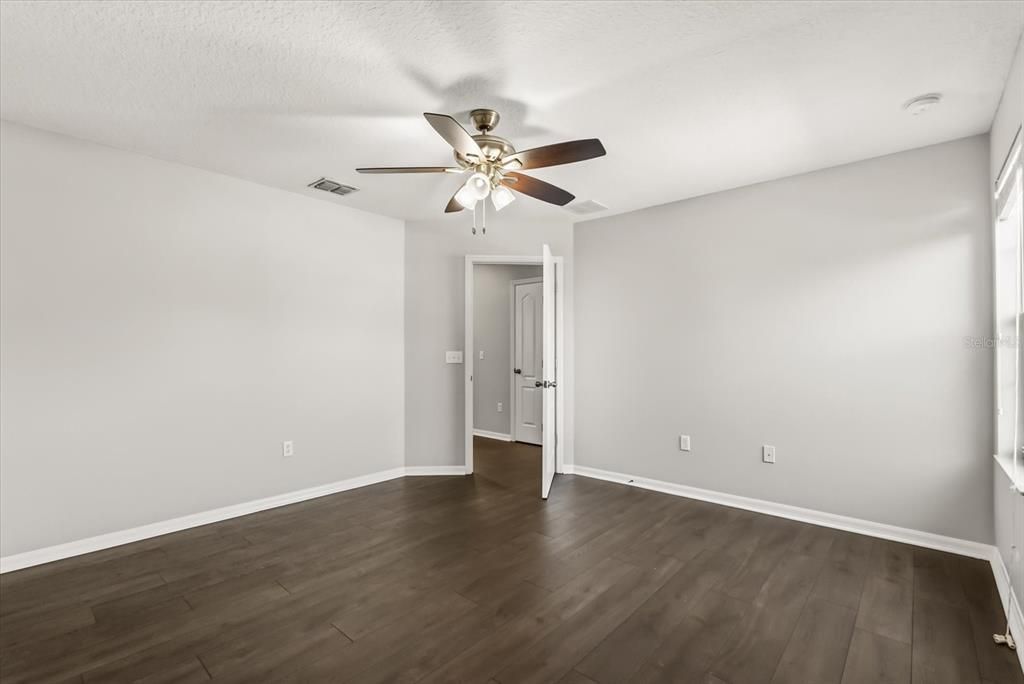 For Sale: $624,999 (4 beds, 2 baths, 2952 Square Feet)