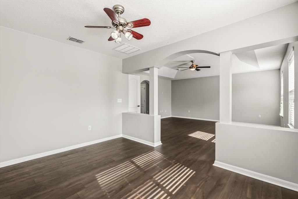 For Sale: $624,999 (4 beds, 2 baths, 2952 Square Feet)