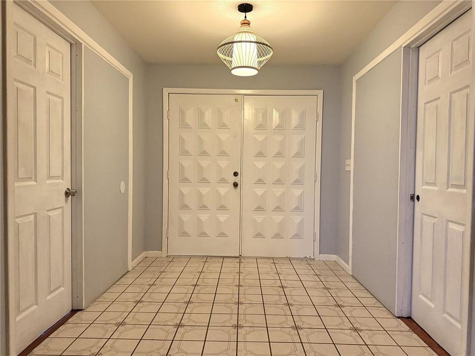 В аренду: $1,900 (3 спален, 2 ванн, 2071 Квадратных фут)