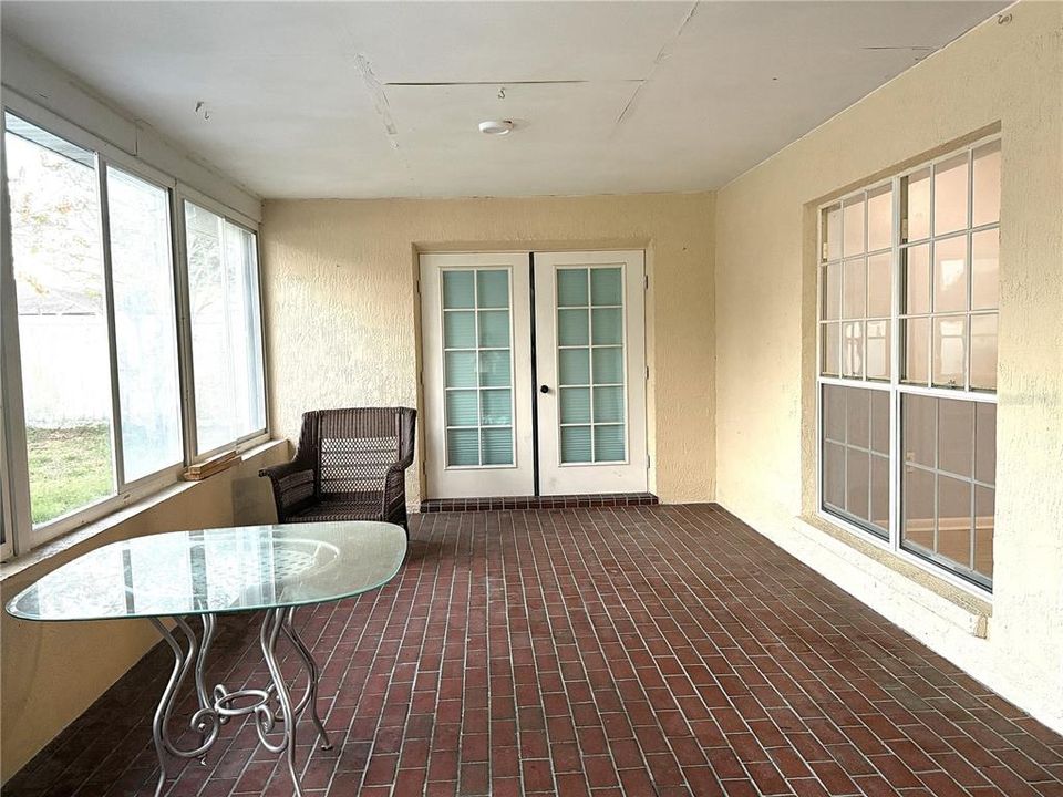 В аренду: $1,900 (3 спален, 2 ванн, 2071 Квадратных фут)