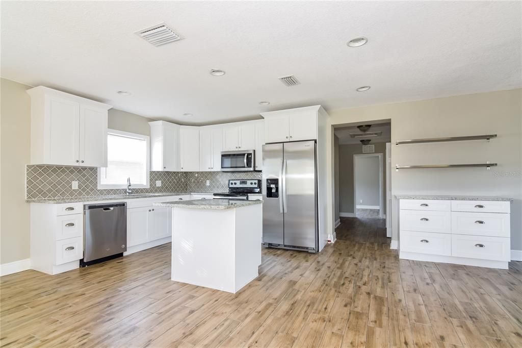 En Renta: $2,750 (3 camas, 2 baños, 1444 Pies cuadrados)