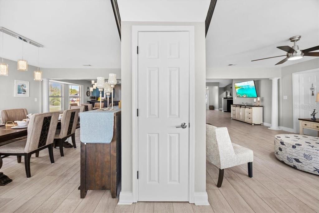 En Venta: $1,199,999 (5 camas, 4 baños, 3025 Pies cuadrados)