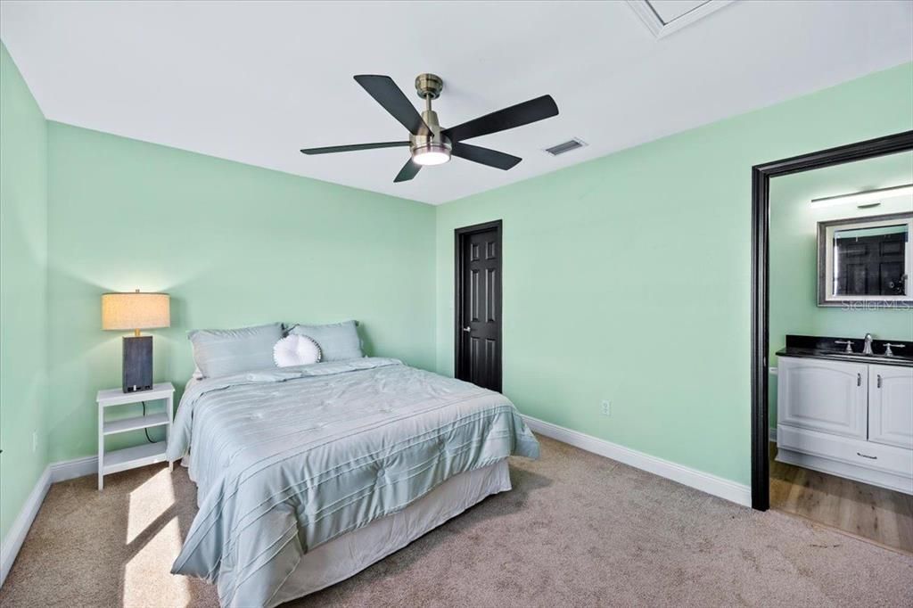 En Venta: $1,199,999 (5 camas, 4 baños, 3025 Pies cuadrados)