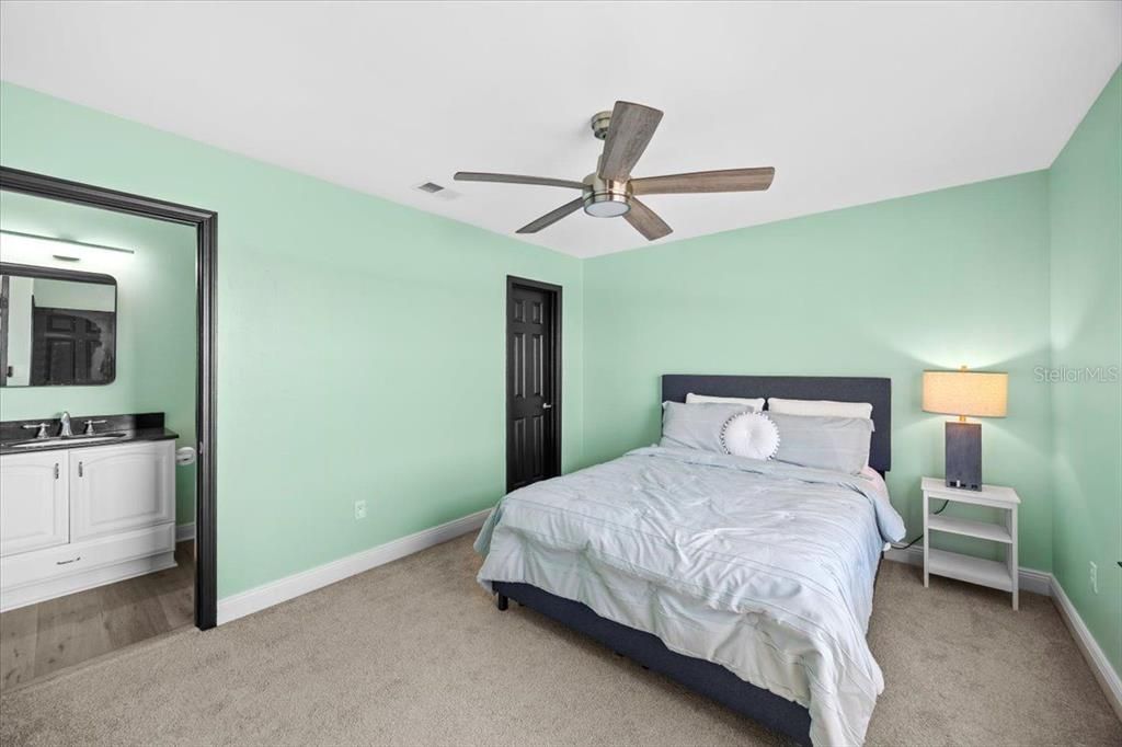 En Venta: $1,199,999 (5 camas, 4 baños, 3025 Pies cuadrados)