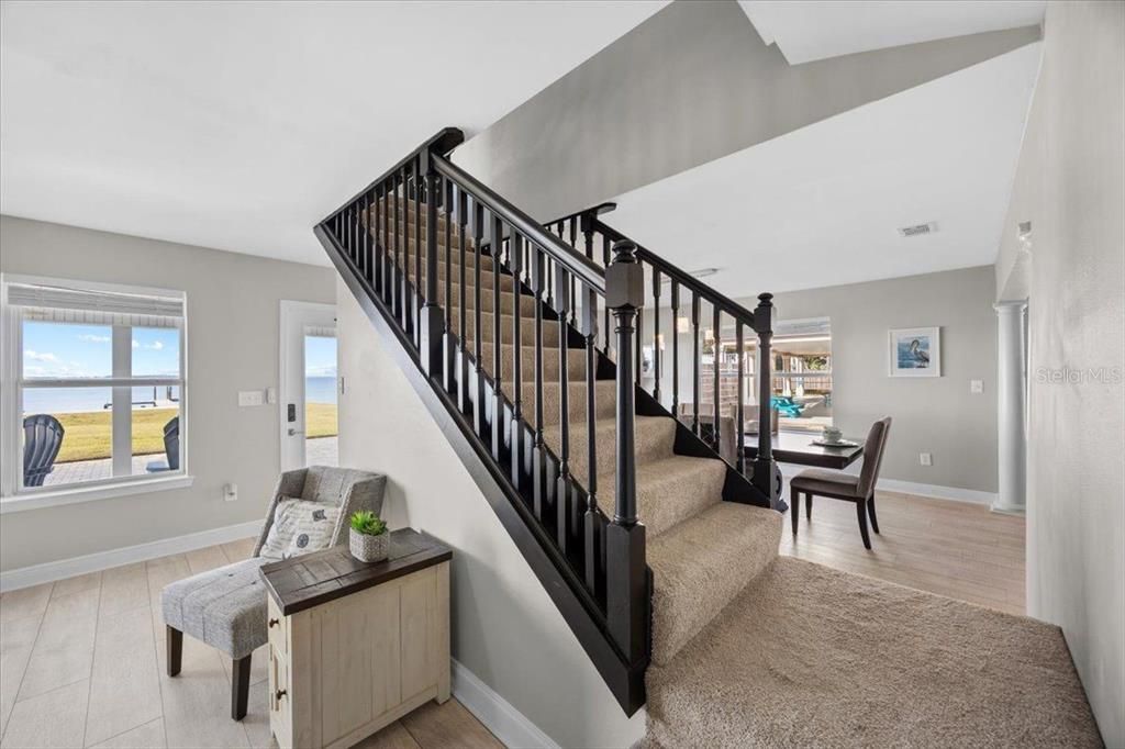 En Venta: $1,199,999 (5 camas, 4 baños, 3025 Pies cuadrados)