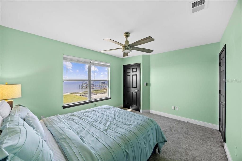 En Venta: $1,199,999 (5 camas, 4 baños, 3025 Pies cuadrados)