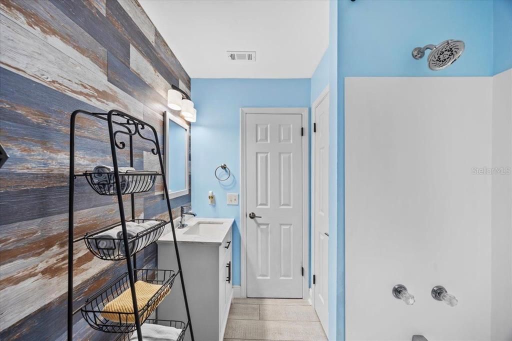 En Venta: $1,199,999 (5 camas, 4 baños, 3025 Pies cuadrados)