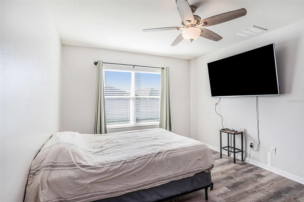 На продажу: $375,000 (4 спален, 2 ванн, 1846 Квадратных фут)