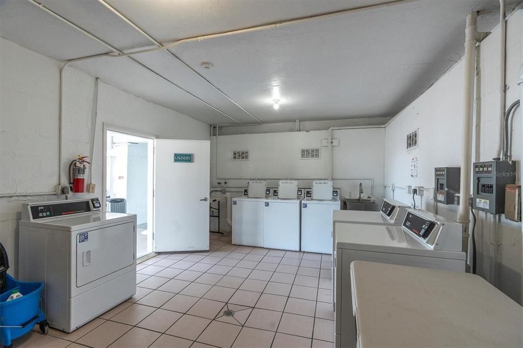 待售: $1,277,000 (2 贝兹, 2 浴室, 1285 平方英尺)