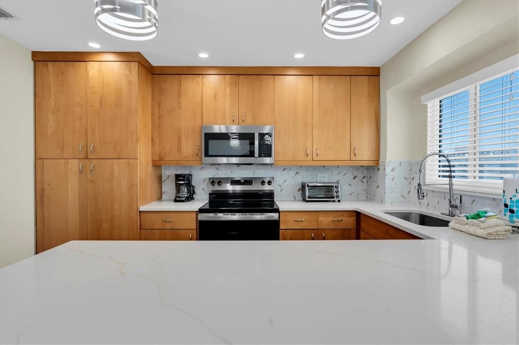 待售: $1,277,000 (2 贝兹, 2 浴室, 1285 平方英尺)