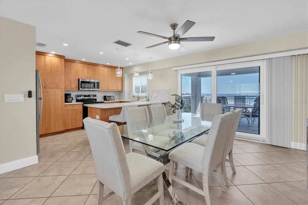 待售: $1,277,000 (2 贝兹, 2 浴室, 1285 平方英尺)