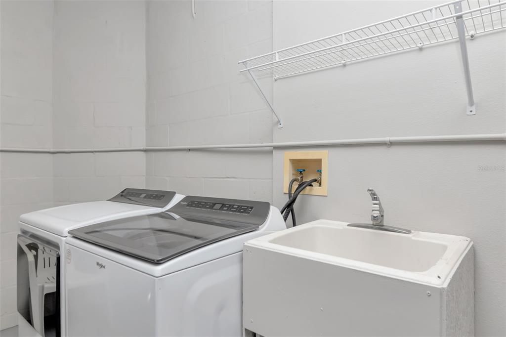 For Sale: $359,000 (2 beds, 2 baths, 1213 Square Feet)