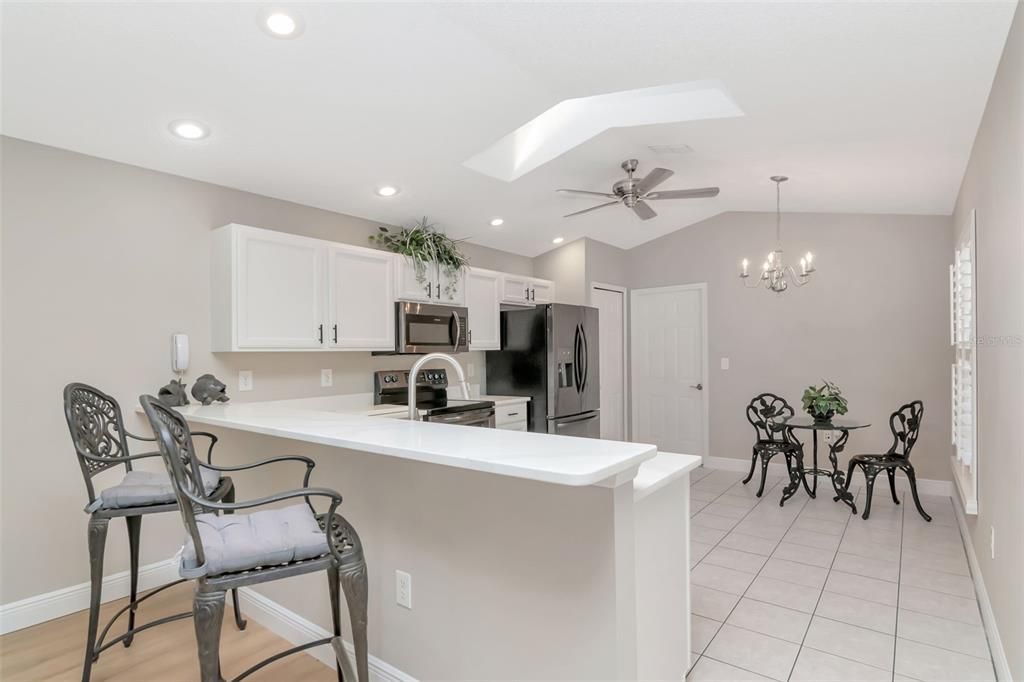 For Sale: $359,000 (2 beds, 2 baths, 1213 Square Feet)