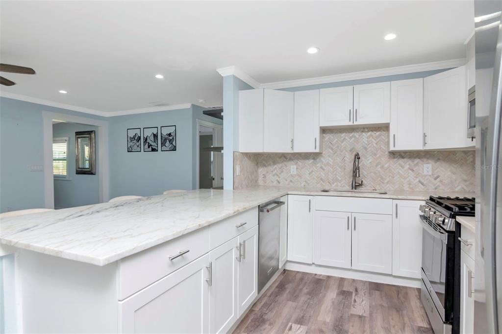 For Sale: $475,000 (2 beds, 1 baths, 1116 Square Feet)