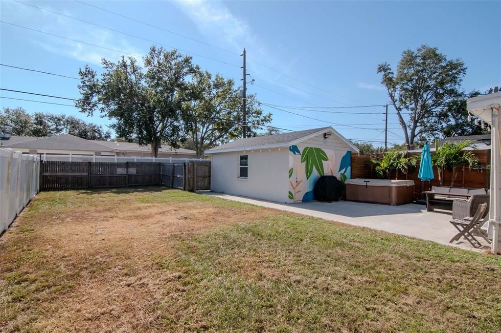 For Sale: $475,000 (2 beds, 1 baths, 1116 Square Feet)