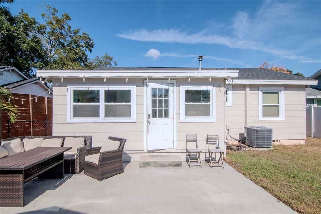 For Sale: $475,000 (2 beds, 1 baths, 1116 Square Feet)