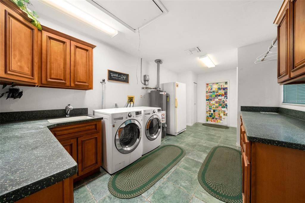 En Renta: $4,500 (5 camas, 4 baños, 4560 Pies cuadrados)