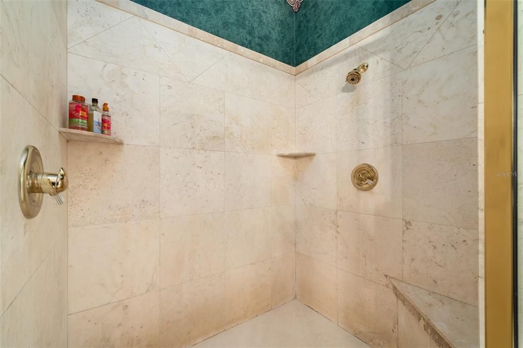 En Renta: $4,500 (5 camas, 4 baños, 4560 Pies cuadrados)