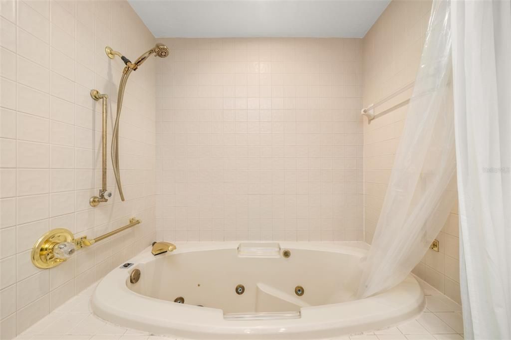 En Renta: $4,500 (5 camas, 4 baños, 4560 Pies cuadrados)