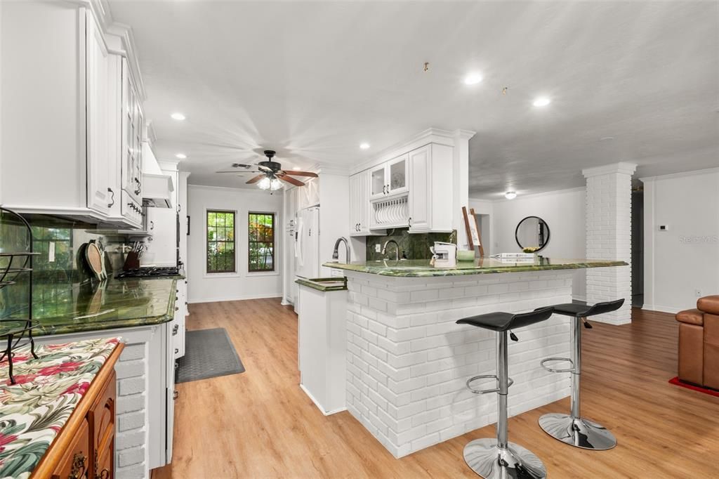 En Renta: $4,500 (5 camas, 4 baños, 4560 Pies cuadrados)