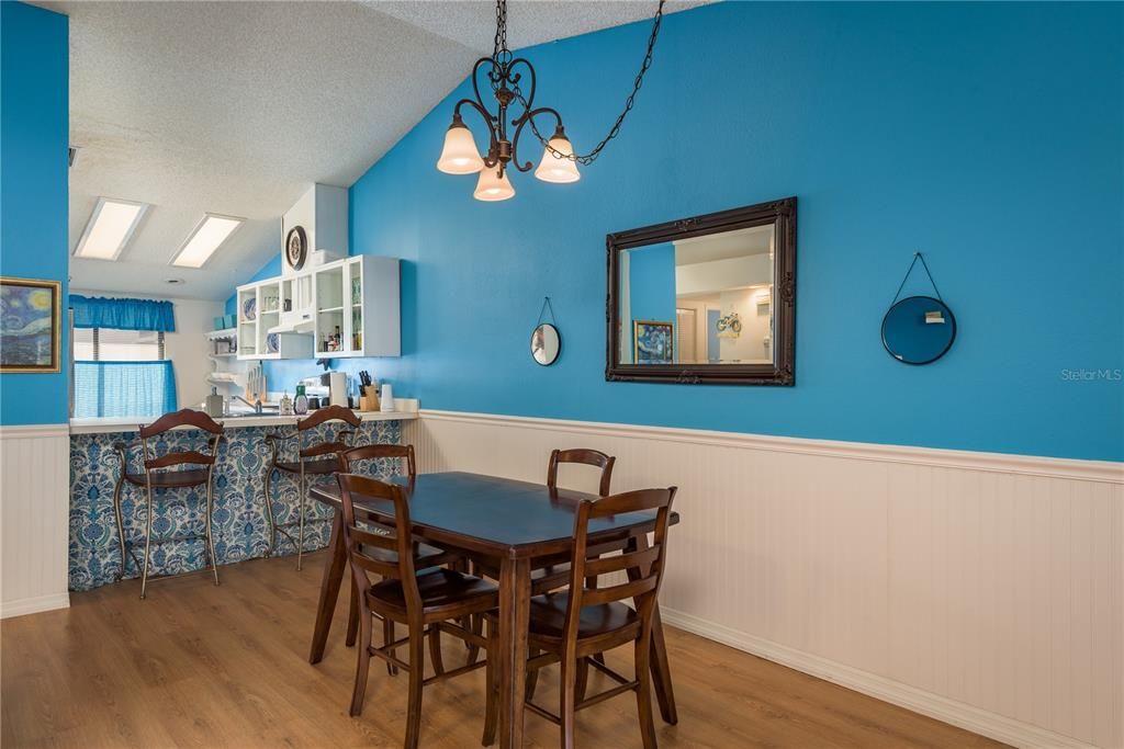 For Rent: $1,995 (2 beds, 2 baths, 1113 Square Feet)