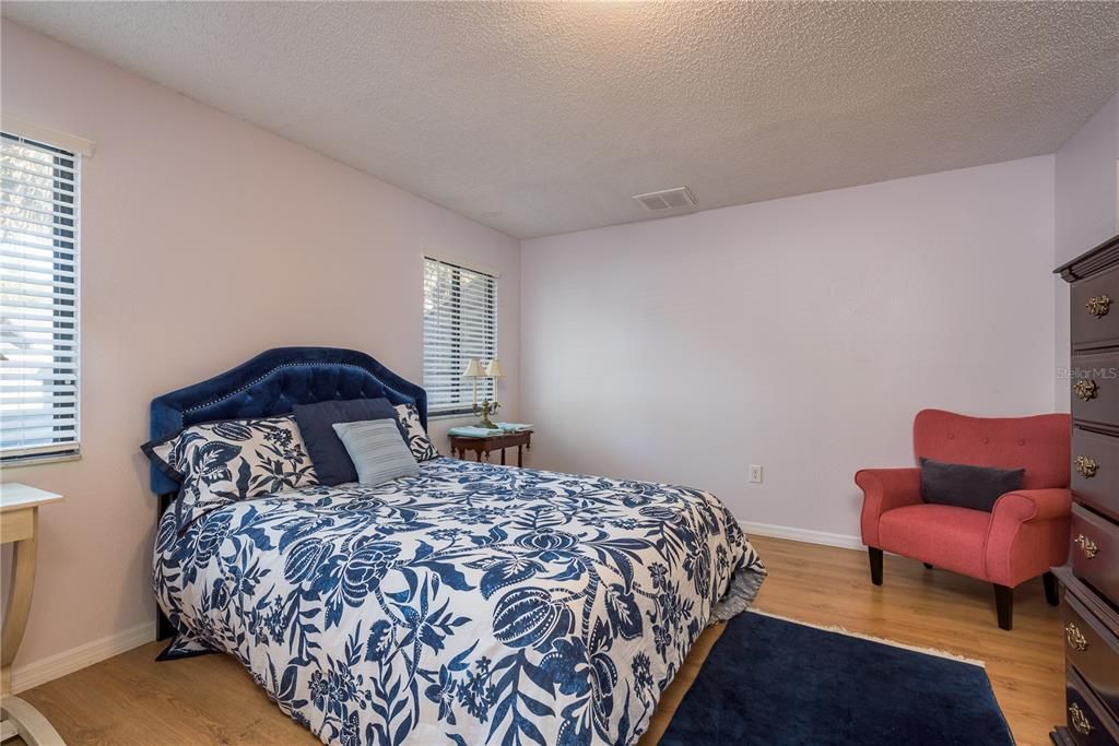 For Rent: $1,995 (2 beds, 2 baths, 1113 Square Feet)