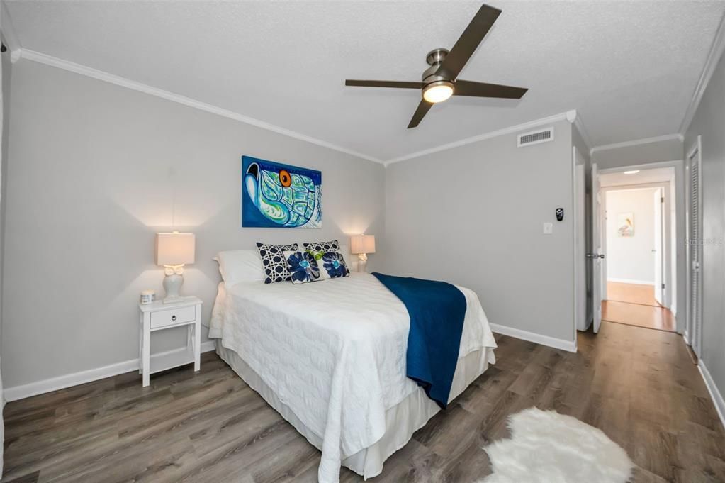 For Sale: $209,900 (2 beds, 2 baths, 980 Square Feet)