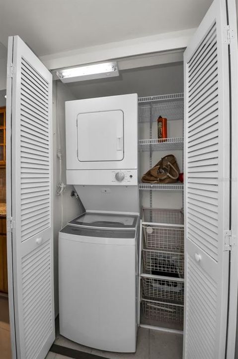 For Sale: $209,900 (2 beds, 2 baths, 980 Square Feet)